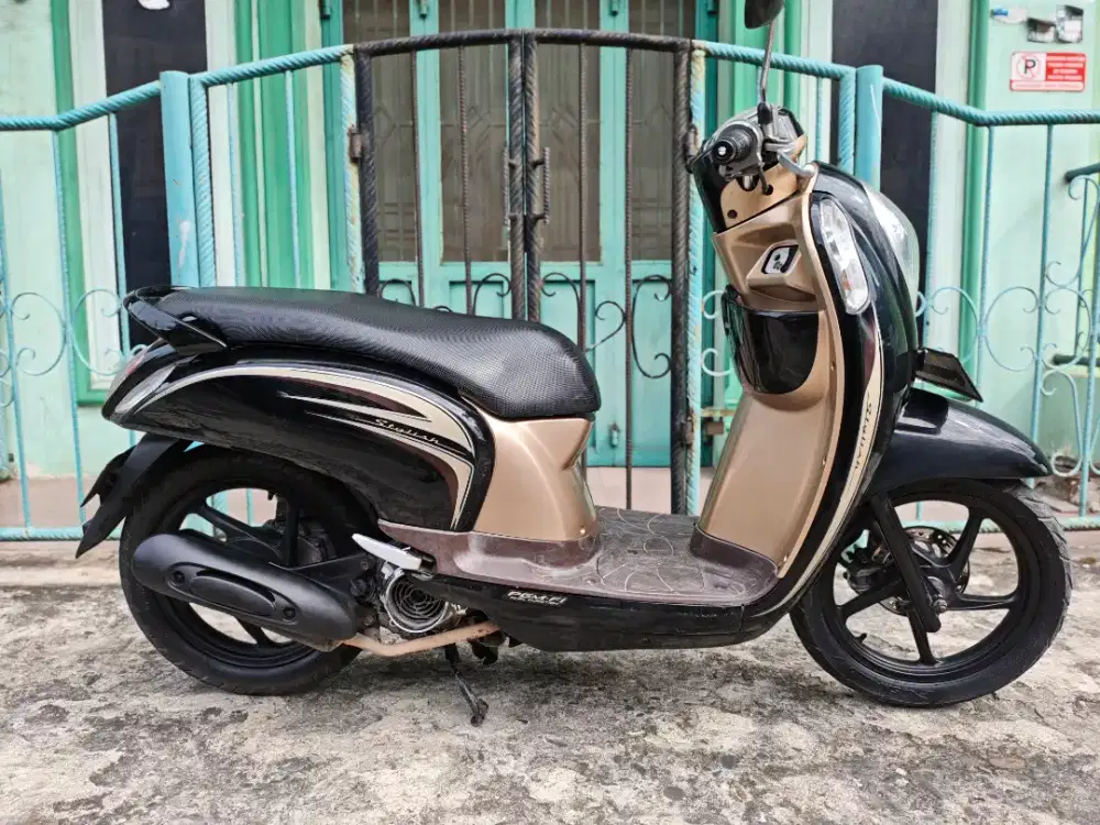 Scoopy injeksi 2015