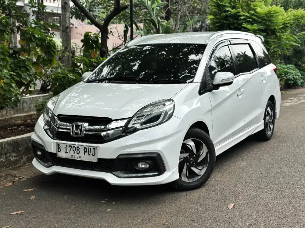 HONDA MOBILIO RS AT 2015 PUTIH