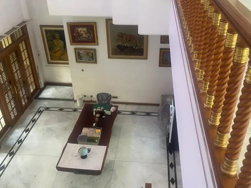 2 Lantai Rumah Margorejo Indah di Surabaya