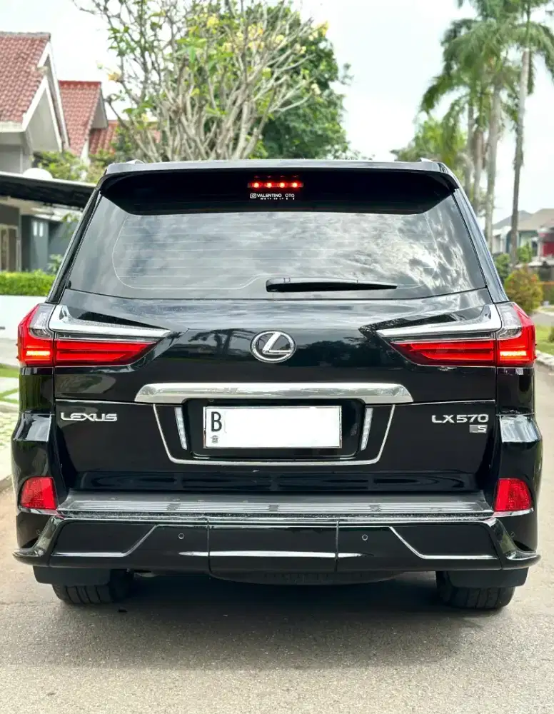 MURAH CASH. LEXUS LX570 F SPORT 2018 LX 570 vx200 r vxr 2017
