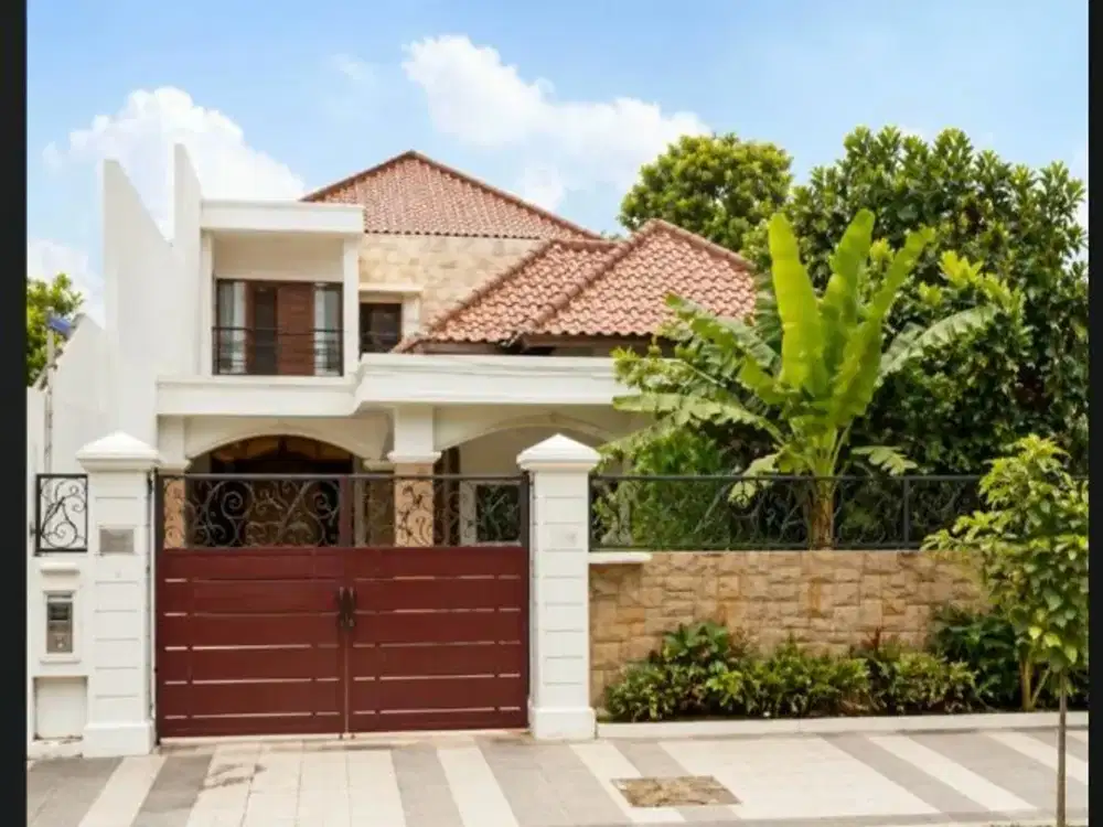 Dijual cepat rumah 2lt strategis siap pakai kondisi premium jl Raya Gubeng, Surabaya Pusat