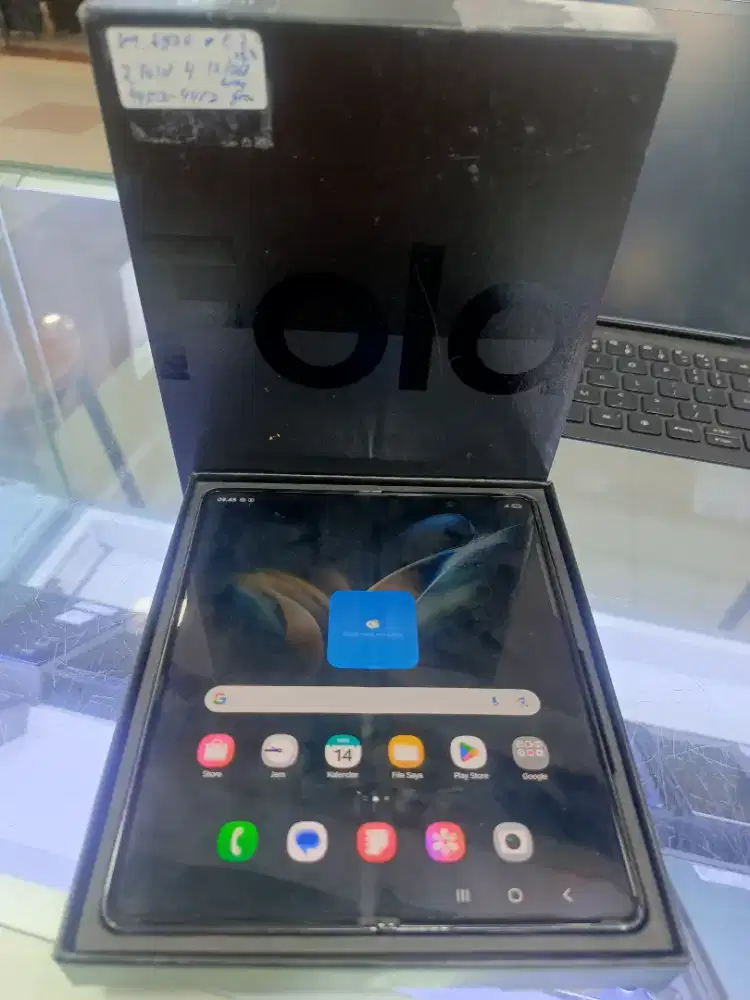 Samsung Galaxy Z Fold 4 12/256gb second.