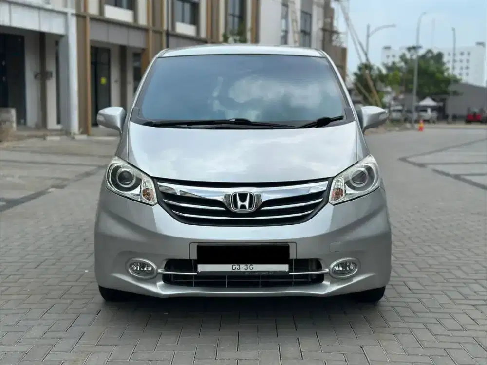 HONDA FREED SD 2013