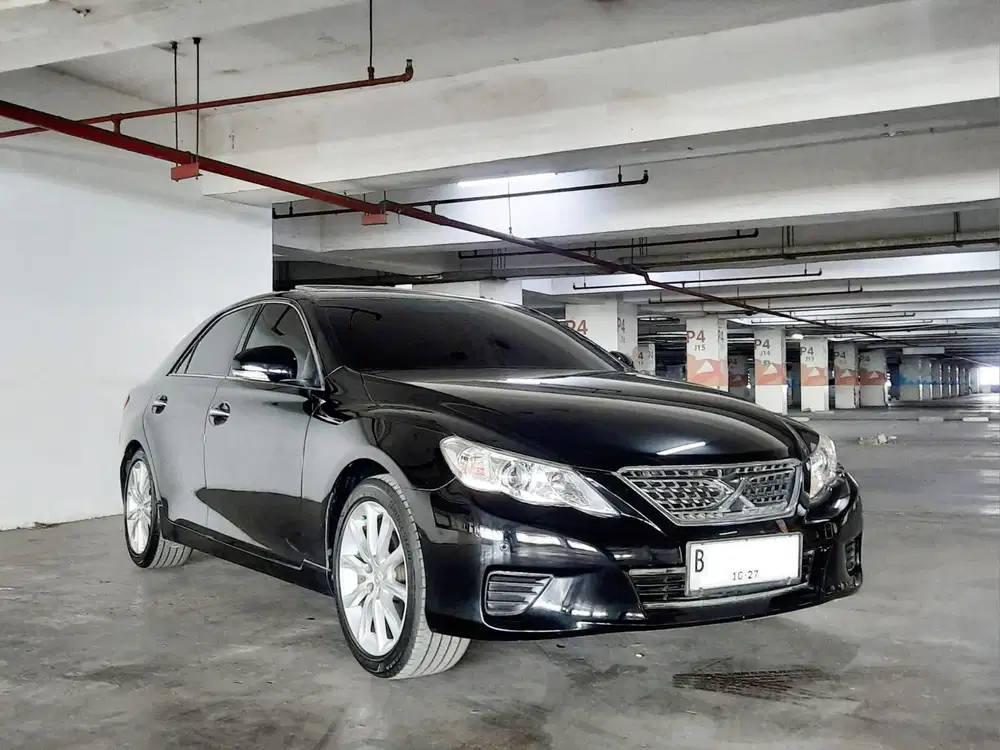 Toyota Mark X 250G AT 2012 Black on Black – Sunroof
