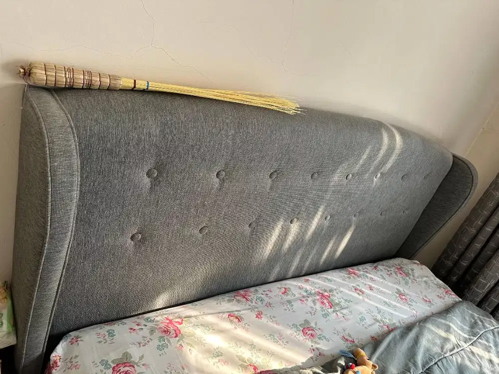 Divan & Headboard brand SERTA (Tanpa Matras) - Second - Self Pick Up