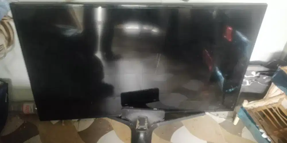 TV Samsung 50 inc LCD pecah tidak hidup lagi