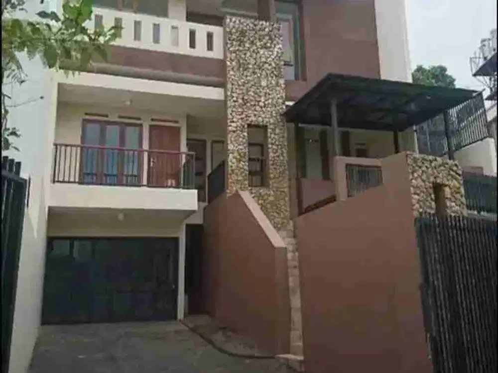 Rumah Minimalis Setiabudi Regency Dekat Pondok Hijau Bandung