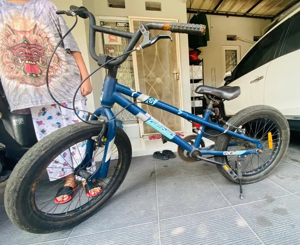 Dijual sepeda bmx merk genio