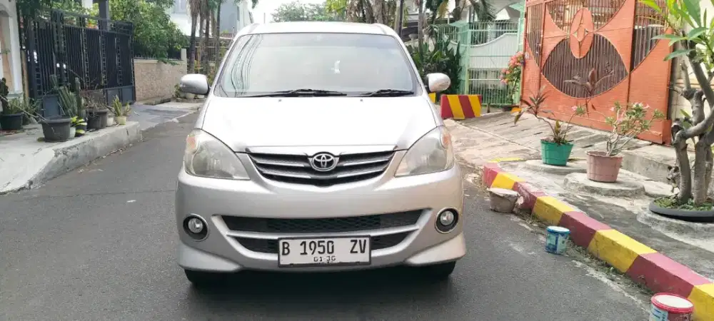 Toyota Avanza S 1.5 Manual bensin silver nik 2010