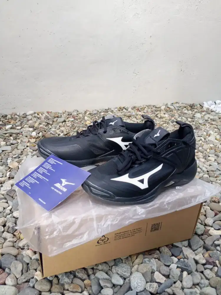 DIJUAL SEPATU VOLY MIZUNO WAVE MOMENTUM 2