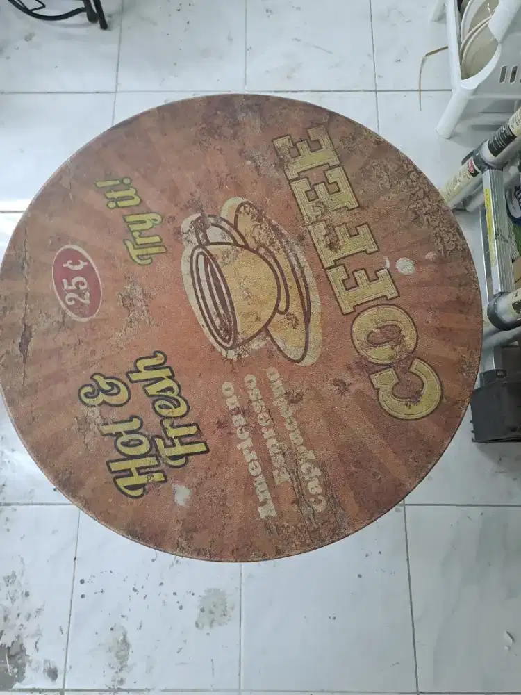 Meja teras kafe bundar diameter 60 cm