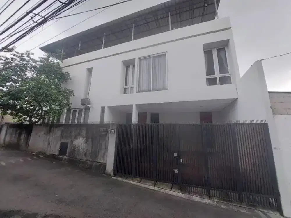 Di Sewakan Rumah 3 Lantai dalam Komplek Cilandak Permai , Jakarta Selatan