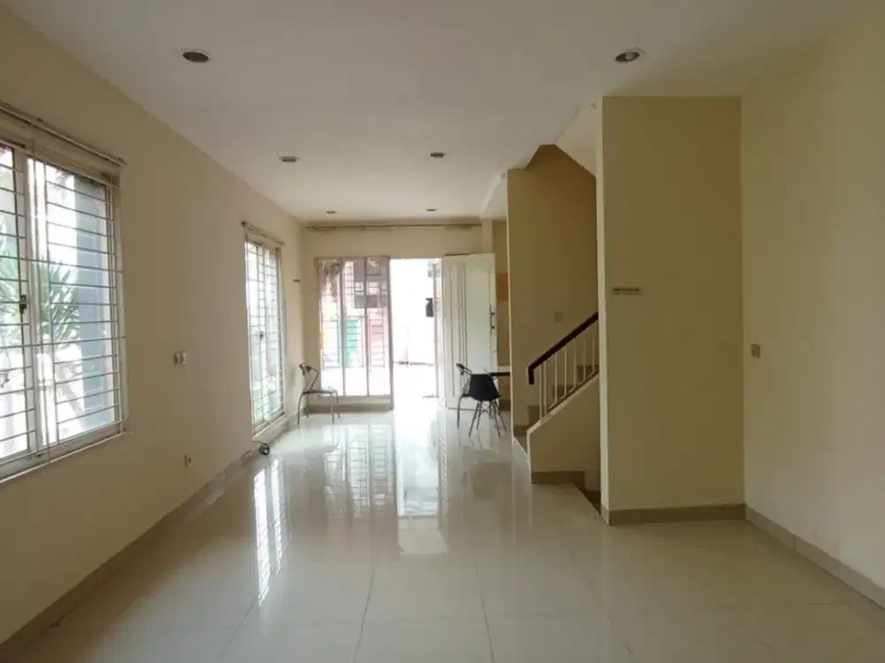 Rumah Hoek Siap Huni Golf Lake - 3+1 KT