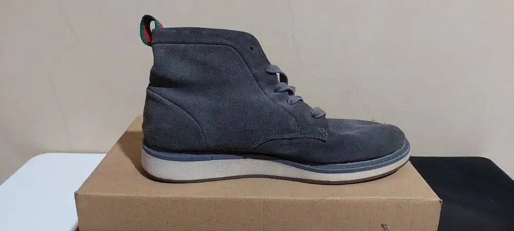 Sepatu Gucci high suede kulit asli