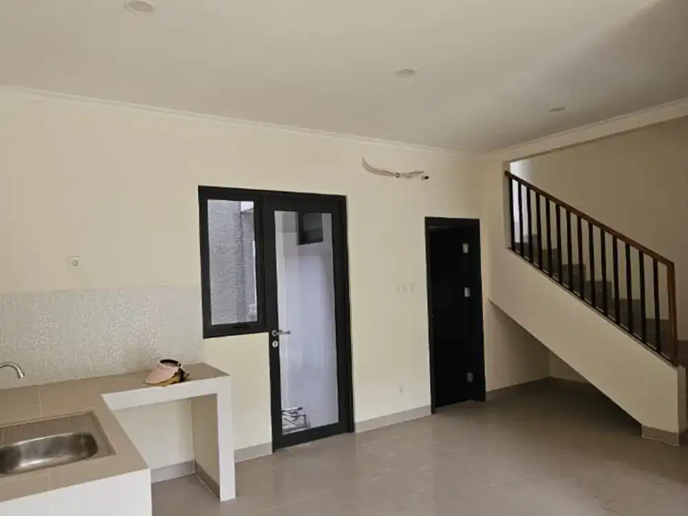 Rumah Hadap Selatan Cluster Baroni Gading Serpong