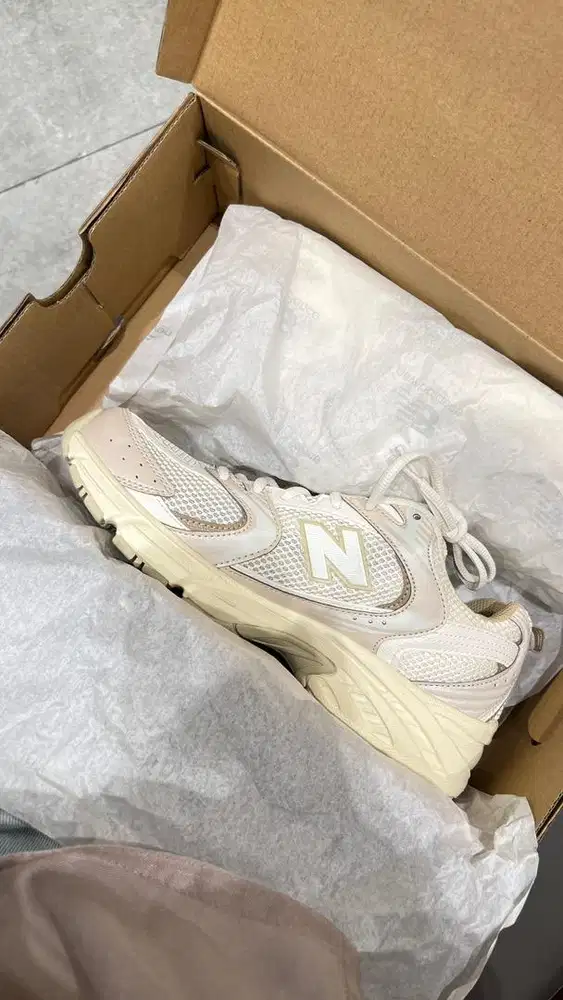 New Balance 530 Unisex Beige ORIGINAL. sz 41.5