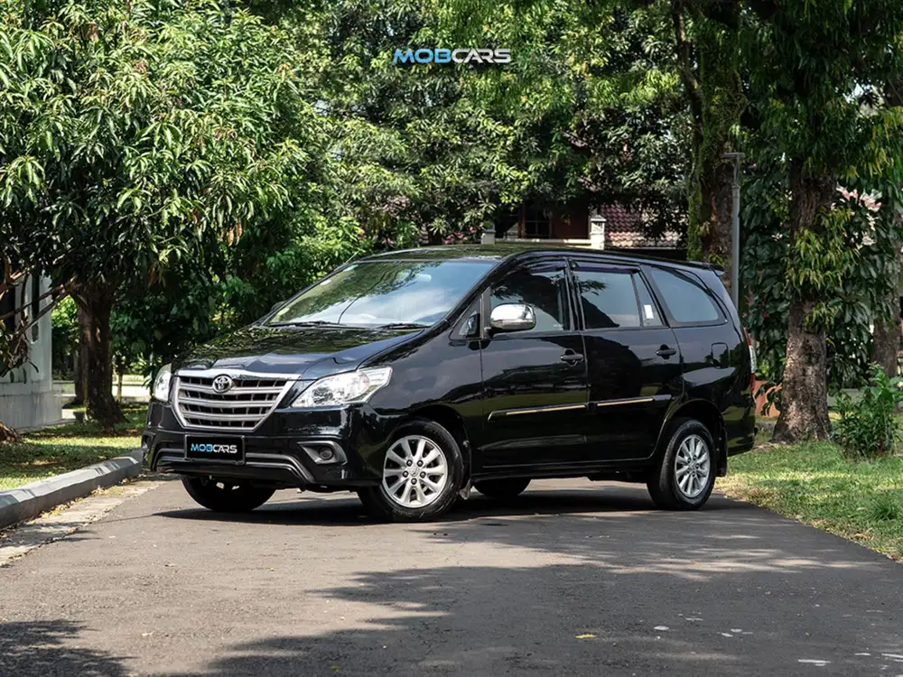 Kijang Innova E 2.0 AT 2015