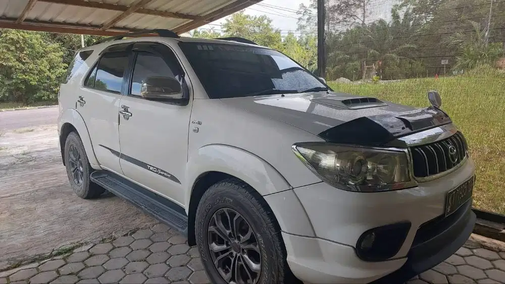 DI JUAL CEPAT !!! TOYOTA FORTUNER TYPE G 2.5 MT DIESEL