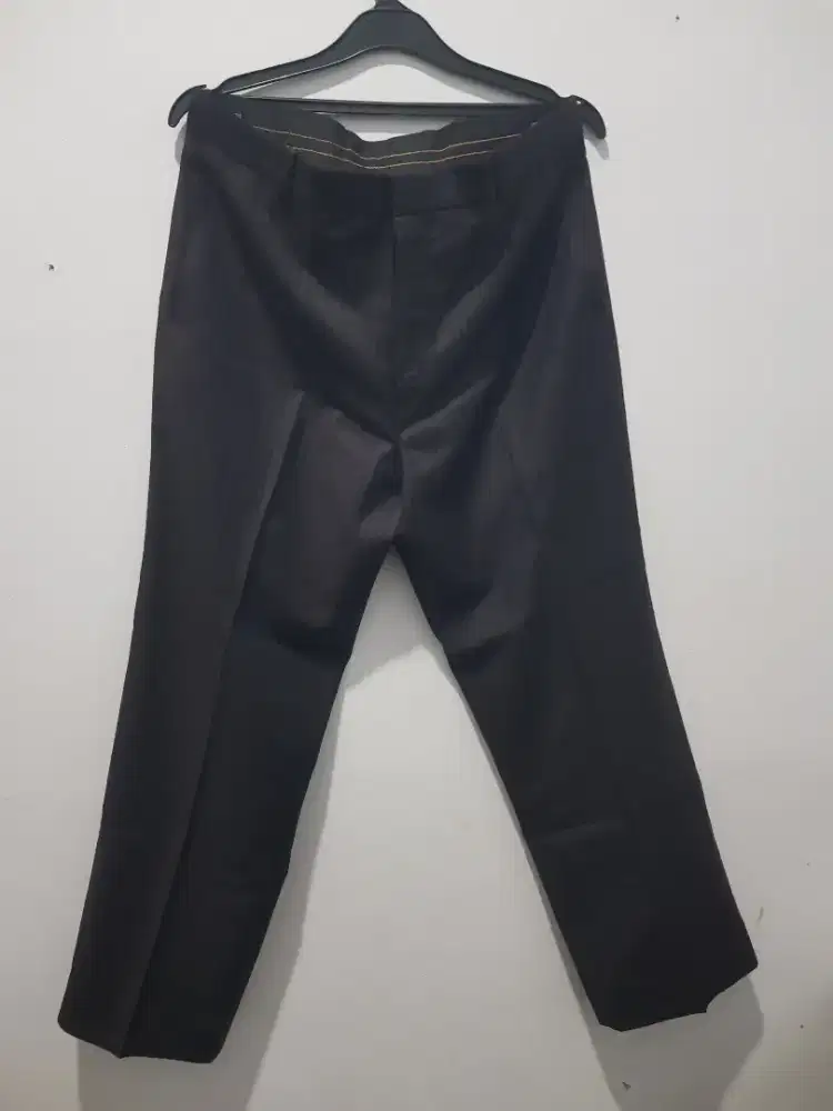 Celana Formal Bahan dari Ermenegildo Zegna