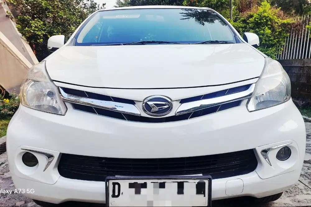 Xenia R Sporty 2015 awal nik14  putih km low pajak isi bisa kredit