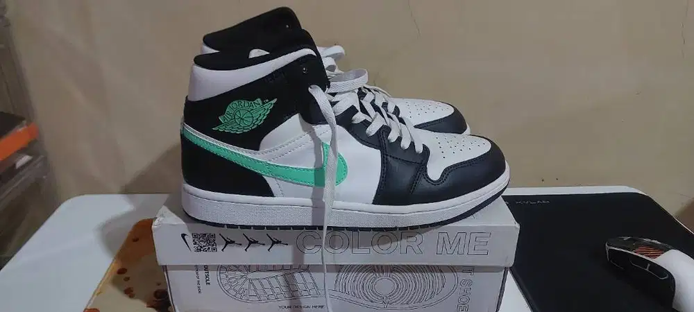 Nike AJ1 Air jordan 1 mid green glow GS