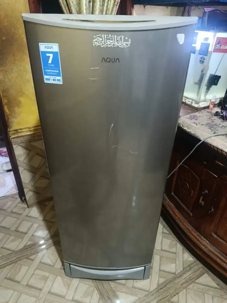 Kulkas 1 pintu merek AQUA