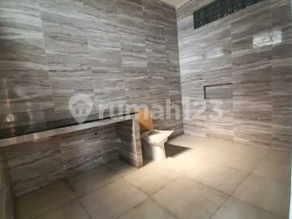 Rumah Mezanin Cantik Murah Tanah Ngantong