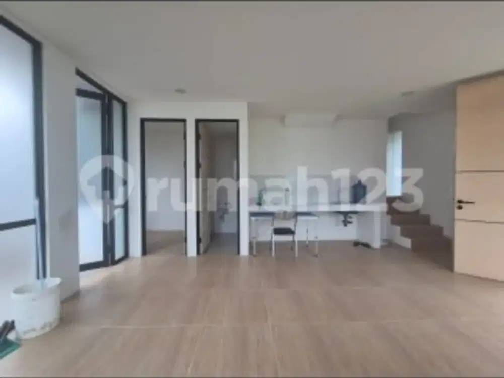 Disewakan Rumah Icon Karawaci 3Kt , Rapi Siap Huni