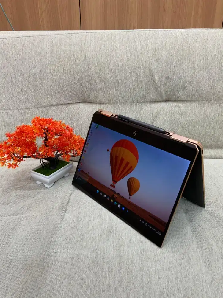 Hp spectre x360 i5 gen 8 ram 8gb 512gb ssd 13in layar sentuh mulus