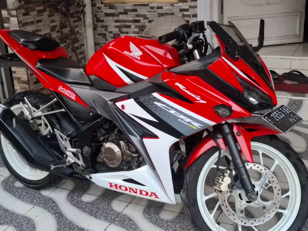 Honda CBR Facelift Red