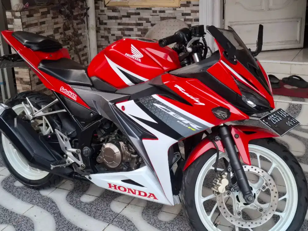 Honda CBR Favelift Red White