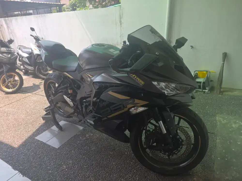 Kawasaki Ninja ZX25R ABS special edition
