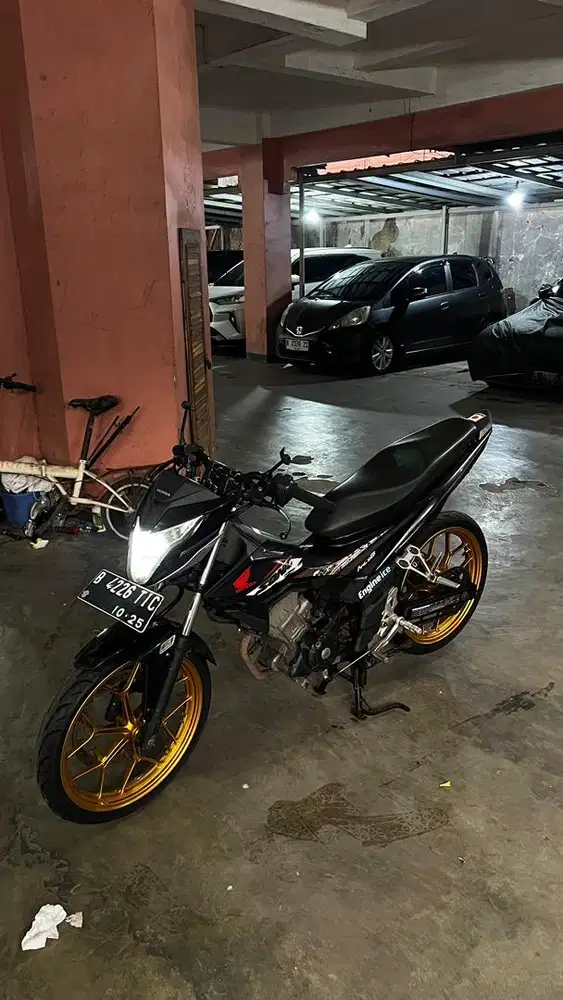 Honda Sonic 150 R