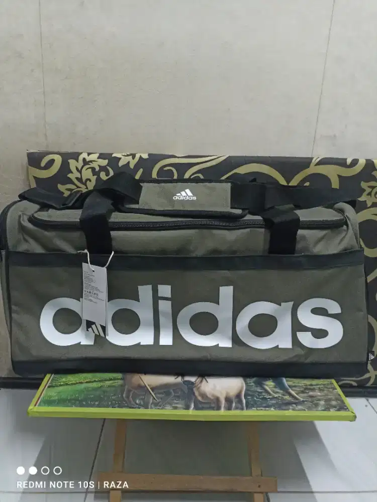 Adidas lifestyle essential linear bag medium unisex green