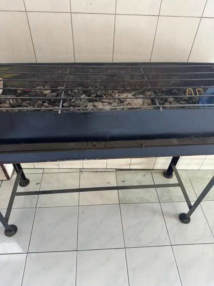 Dijual panggangan bakar ikan dan ayam bekas belum lama pakai