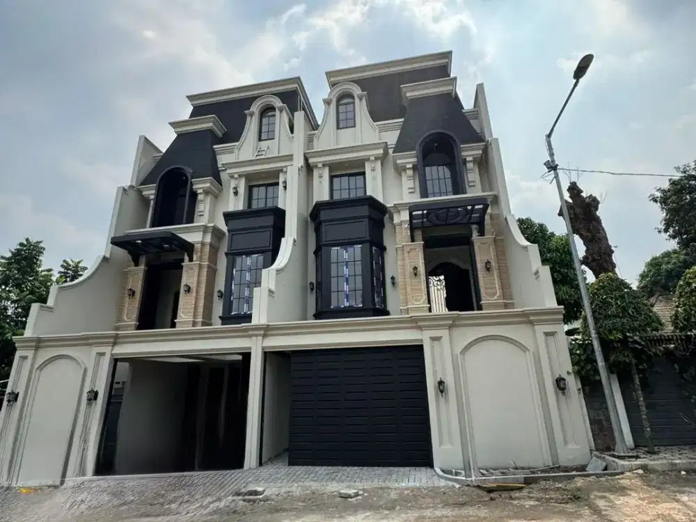 Dijual Cepat Rumah American Classic Luxury Home di Jagakarsa