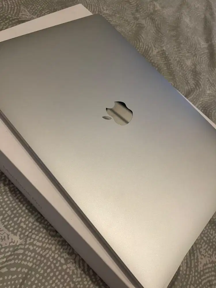 Macbook Pro i5 2020 8/256gb