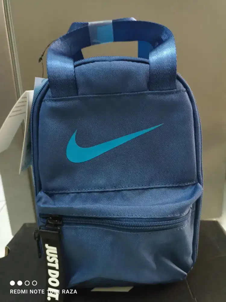 Nike young athlete lunch boys bag - navy