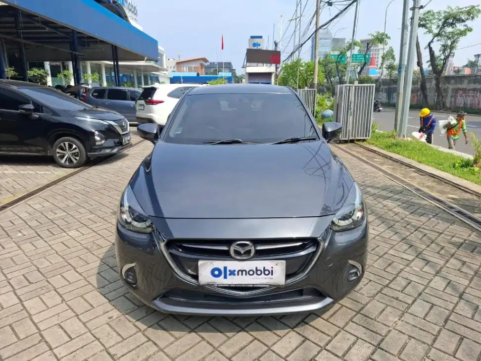 TDP 1 JUTA Mazda 2 1.5 GT Skyactiv Bensin-AT 2017 Abu CBOXB