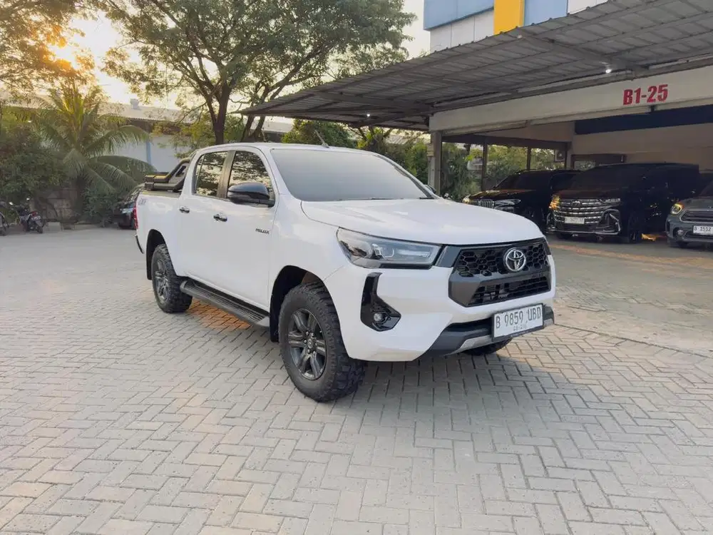 Toyota Hilux D Cabin 2.5V 2024