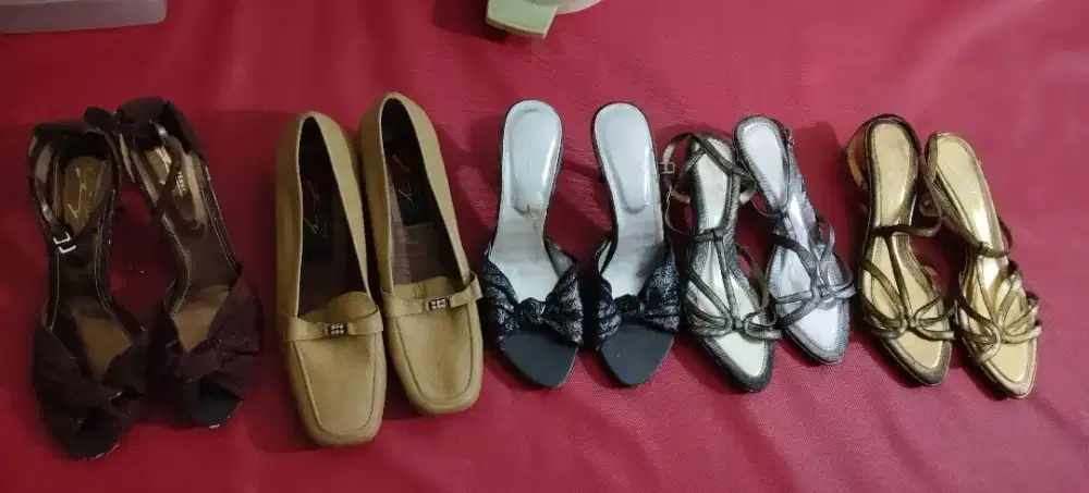 Sepatu booth sepatu kets