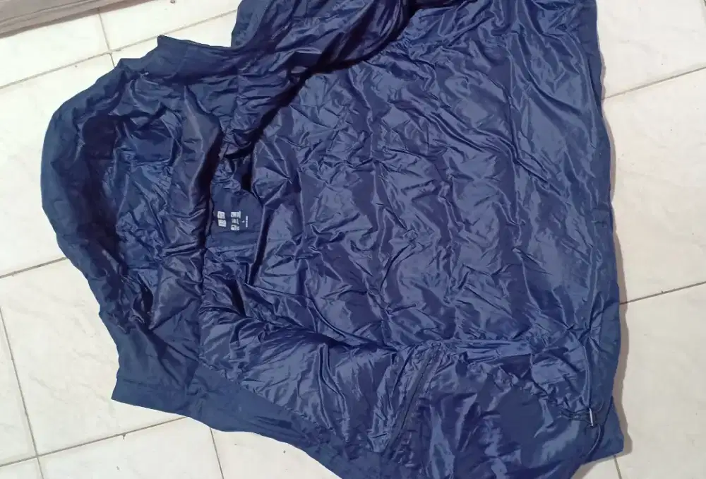 Jaket biru dongker merk zara
