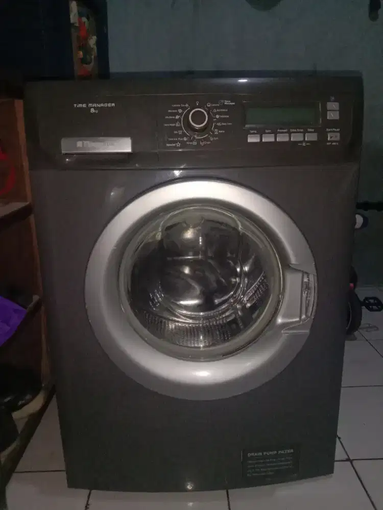 Dijual 2 mesin cuciii Electrolux dan denpoo