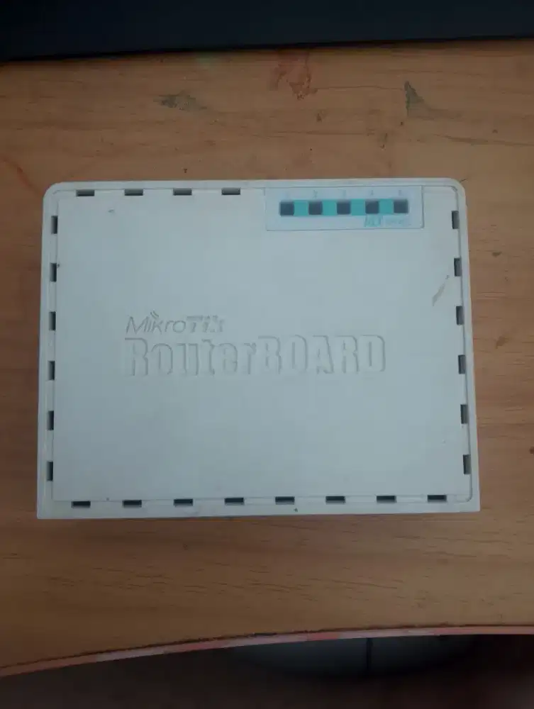 Mikrotik RB750 r2