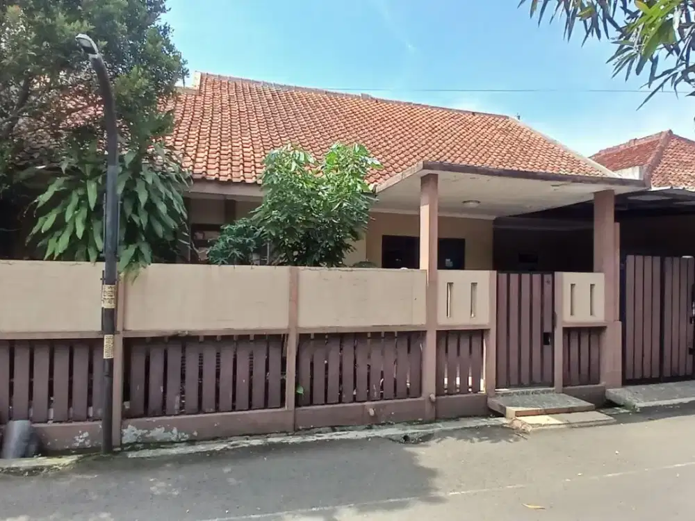 TURUN HARGA ! RUMAH MINIMALIS STRATEGIS DENGAN LINGKUNGAN NYAMAN DI MARGAHAYU RAYA BANDUNG