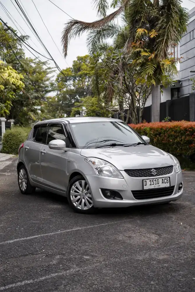 Dijual mobil suzuki swift 1.5 GX automatic 2014