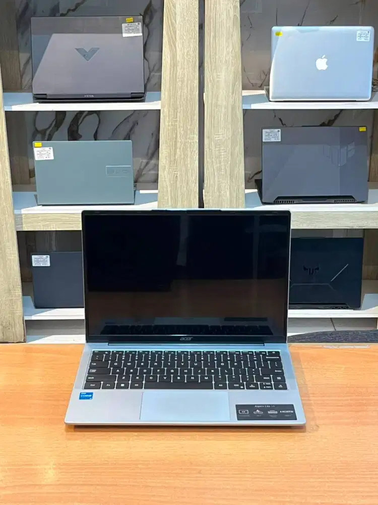 ACER ASPIRE AL14-31P CORE I3-N300 SSD 512/8GB GARANSI RESMI