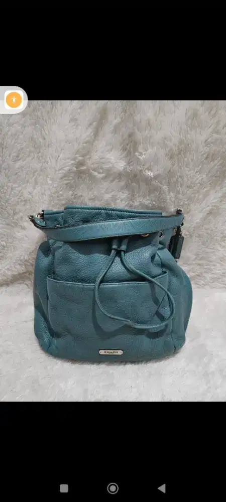 Tas serut kulit Coach tali jinjing & bahu