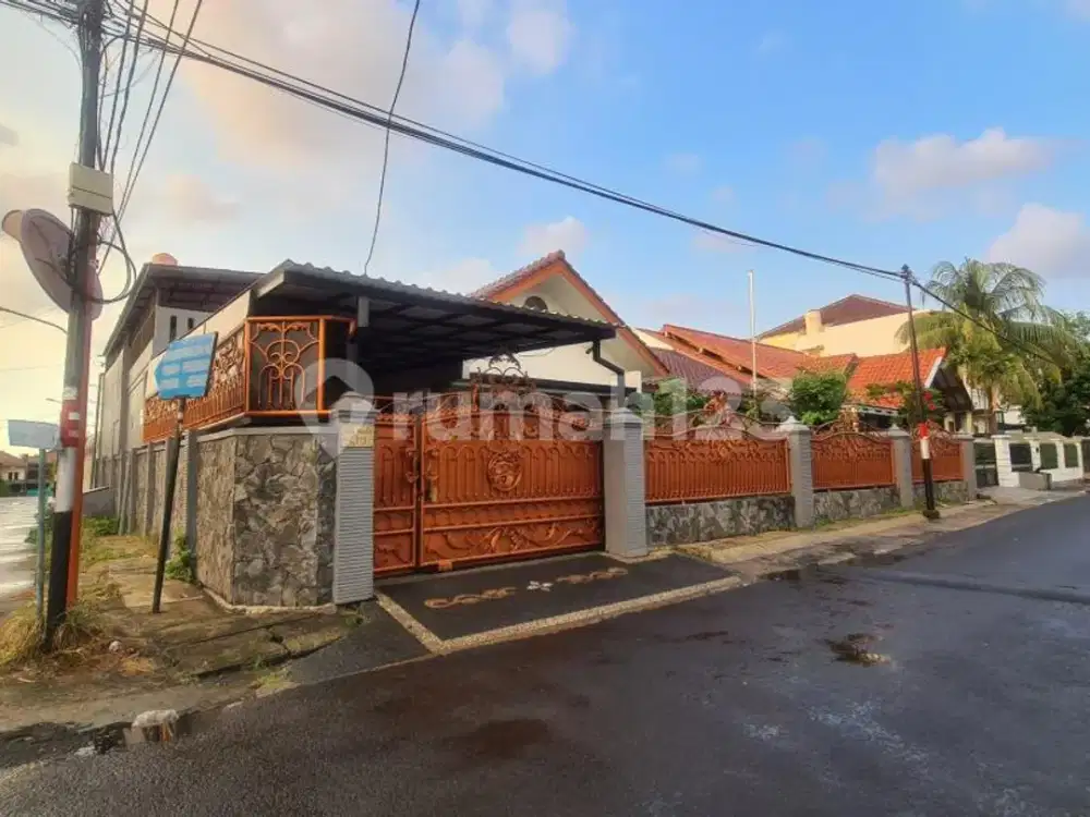 Jual Rumah Hoek Cantik Dekat Pintu Tol Curug Indah Jakarta Timur