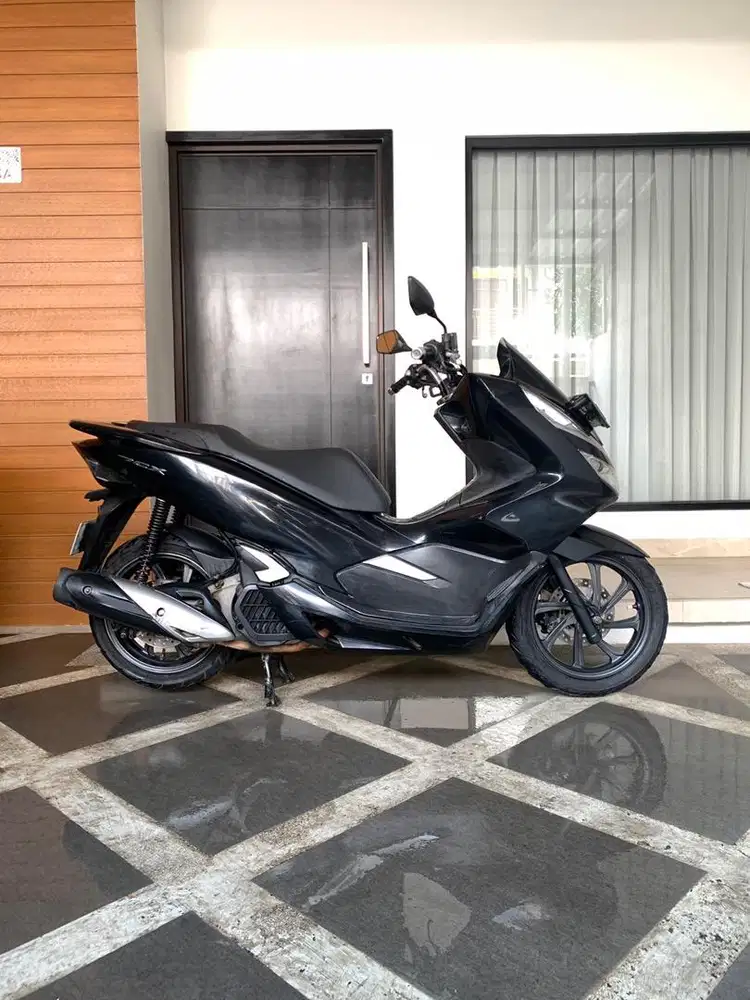 HONDA PCX 2019 PAJAK ON, PLAT DKI, SRT LGKP, MESIN ENAK, REMOTE 2 JOSS